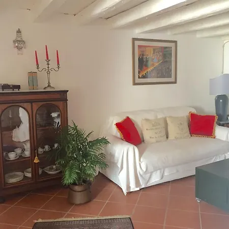 Maison Des Artistes Holiday home
