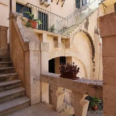 Maison Des Artistes *