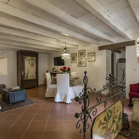 Maison Des Artistes Holiday home Syracuse
