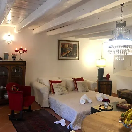 Maison Des Artistes Holiday home Syracuse